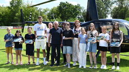 Grupa najzdolniejszych uczniów, młodych sportowców i tancerek w nagrodę za swoje osiągnięcia mogła skorzystać z bezpłatnego lotu widokowego nad miastem