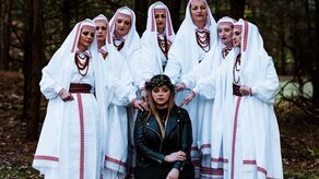 Nowy teledysk zwyciężczyni The Voice of Poland. W tle biłgorajski las i folklor