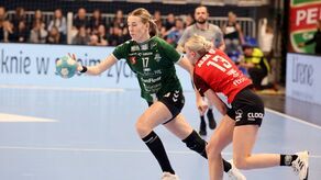 Szczypiornistki MKS FunFloor (zielone stroje) poprzedni sezon zakończyły z brązowym medalem