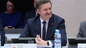 Zdzisław Szwed był już radnym Sejmiku w poprzedniej kadencji. Zasiadał także w Zarządzie Województwa, odpowiadaj a za promocję, sport i turystykę, a także za Departament Rolnictwa i Rozwoju Obszarów Wiejskich.