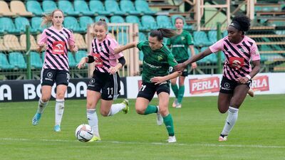 Kimberly Sanford (z prawej) została nową zawodniczką Górnika Łęczna