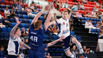 W nowym sezonie nominalny skrzydłowy Marek Marciniak grał będzie na prawym rozegraniu
