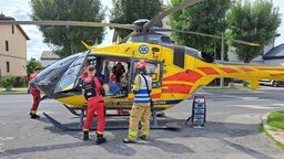 Dziecko wypadło z okna na trzecim piętrze. Jego ojciec mógł brać narkotyki