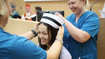 "To historyczne wydarzenie". Pierwsze czepkowanie pielęgniarek i położnych na KUL-u