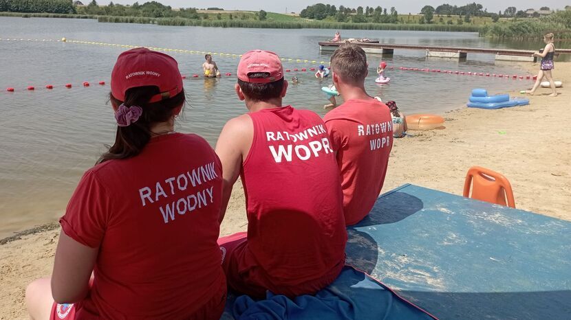 Ratownicy WOPR strzegą kąpiących się w Kulikowie od wtorku