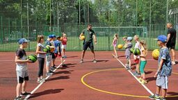 Wakacje na sportowo. Dzieci to lubią 