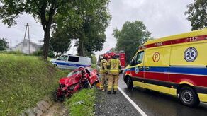 Uciekali z miejsca wypadku. Złapał ich policjant i przypadkowy świadek