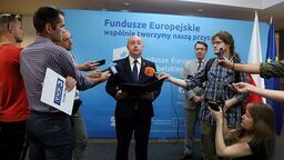 Wicemarszałek Piotr Breś przedstawił jasne stanowisko Zarządu Województwa. Jeśli kupcy nie spełnią trzech warunków, teren targu zostanie uprzątnięty do końca tygodnia