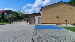 Miejsca postojowe, toaleta i poidełko 