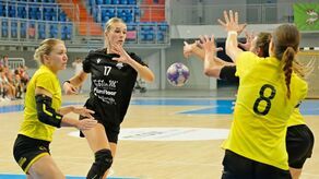 Szczypiornistki MKS FunFloor (czarne stroje) Lublin wygrały II Memoriał Edwarda Jankowskiego