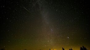 To będzie najpiękniejsza noc w tym roku! Na niebie pojawi się spektakl z perseidami w roli głównej