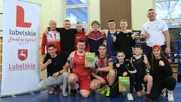 Julia Szeremeta z ekipą Olimpu Chełm.