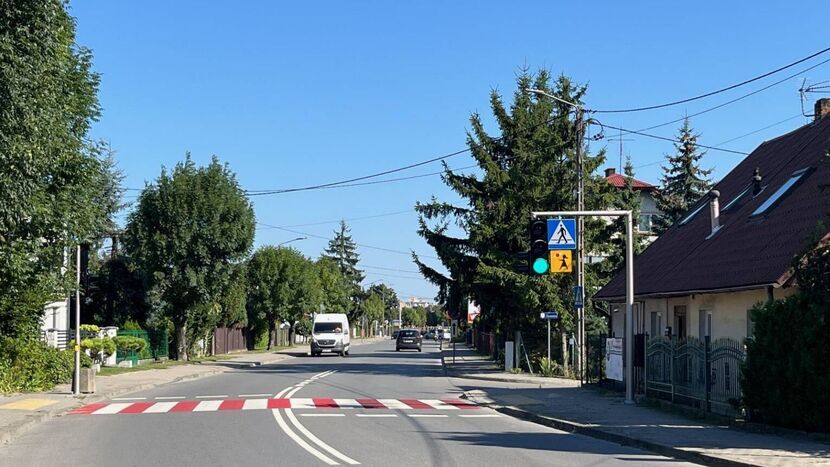 Zarząd Dróg Powiatowych uruchomił w Lubartowie sygnalizację świetlną przy skrzyżowaniu ul. Szaniawskiego z ul. Obywatelską