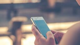 Anglista z zarzutami. Oglądał film porno w autobusie 