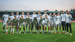 Przed pierwszym gwizdkiem piłkarze Motoru wyszli na boisko w specjalnych koszulkach, aby wesprzeć kontuzjowanego Kamila Kruka