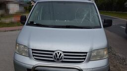 Rzucał w samochody kamieniami. Był kompletnie pijany 