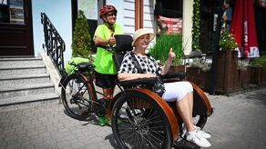 Rikszą po mieście. Za przejażdżkę trzeba zapłacić 