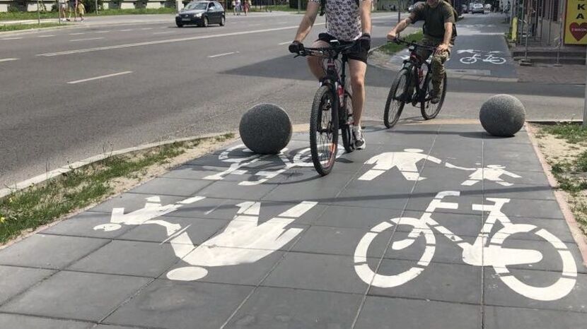 Zarówno rowerzyści, jak i jeżdżący hulajnogami powinni stosować się do przepisów. Ich również obowiązuje zakaz kierowania pod wpływem alkoholu