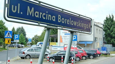 Spór o niewielki parking trwa od 17 lat. Końca nie widać