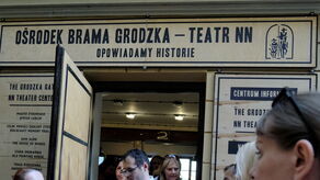 Ośrodek „Brama Grodzka – Teatr NN” chce od miasta jeszcze 200 tys. złotych. Radny z PiS pyta na co