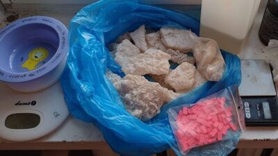 Narkotykowa dziupla na LSM-ie. Sprawcy zatrzymani