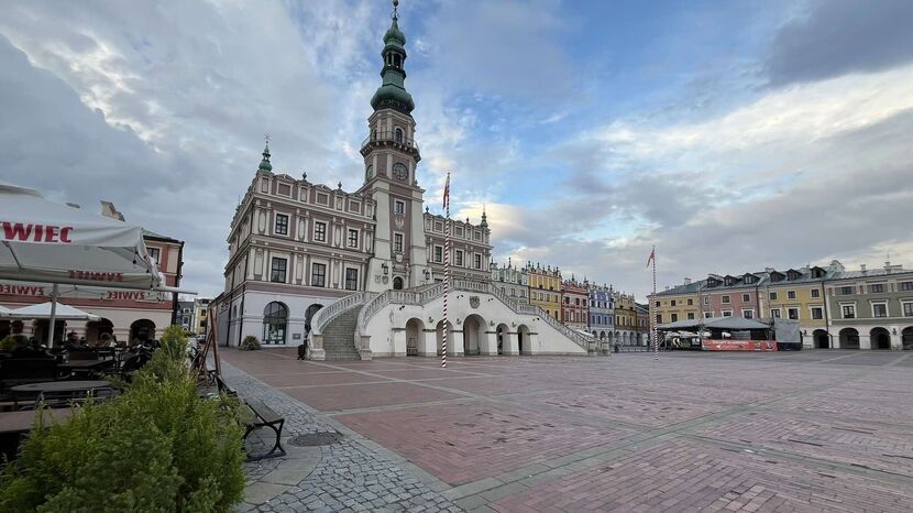 Przynajmniej do końca roku UM w Zamościu będzie pracował bez radny prawnego