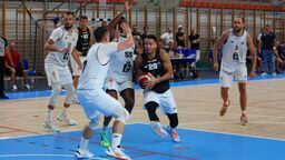 Polski Cukier Start w pierwszym sparingu przegrał z Dzikami Warszawa