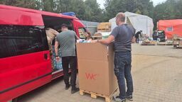 Transport już jedzie do powodzian. Zorganizowali to policjanci