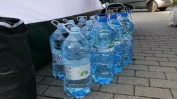 Znalazły się osoby podważające zasadność zbierania wody dla powodzian. Prezydent reaguje i publicznie rozwiewa wszelkie wątpliwości.