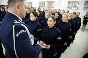 Są gotowi do służby. Przybyło 70 policjantów w regionie