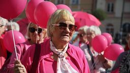 Rak piersi to nie wyrok. Lublin przypomniał o tym kobietom