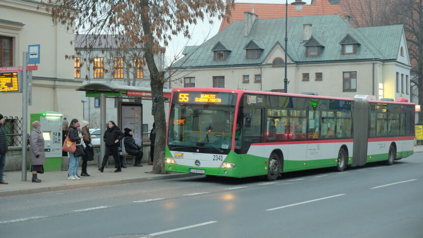 Zmiany w kursowaniu autobusów. ZDiTM wprowadza kolejne korekty