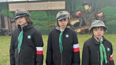 By pamięć trwała. Patriotyczne malowidło na więziennym murze