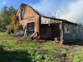 Strażacy przez kilka godzin walczyli z pożarem domu w gminie Dołhobyczów 