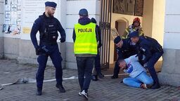 Pożar, bomba, uzbrojony bandyta. Służby sprawdziły się w akcji