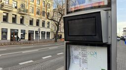 Wyświetlacze nie działają i działać na razie nie będą. Na nowe pieniędzy jeszcze nie ma