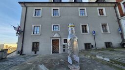 Po słynnych happeningach, gdzie na rusztowaniach przy swojej kamienicy Janusz Palikot konsumował ostentacyjnie alkohol pozostało gorzkie wspomnienie