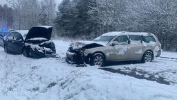 Zimowe warunki na drogach zbierają żniwo. Wypadki w regionie