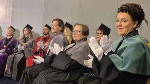 Holland, Tokarczuk, Applebaum - dziś nadanie tytułu honoris causa i pikieta przeciwko