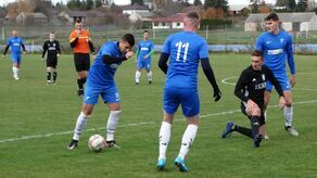 W ostatnim meczu pierwszej rundy beniaminek Astra Leśniowice pokonała na wyjeździe Hetman Żółkiewka 3:2 i przypieczętowała tytuł mistrza jesieni
