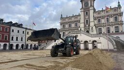 Piach dowieźli, będzie lodowisko. Znamy cennik na sezon 2024/2025