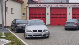 Nie mogli jechać z pomocą, bo ktoś zaparkował auta