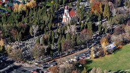 "Żył lat" - tak piszą tylko na wschodzie. Cmentarne regionalizmy