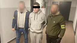 Ma sądowy zakaz zbliżania się do rodziców. Teraz napadł na sklep