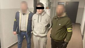 Ma sądowy zakaz zbliżania się do rodziców. Teraz napadł na sklep