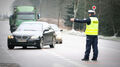 Policja zadba o nasze bezpieczeństwo. O czym warto pamiętać?