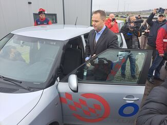 Karol Nawrocki testował płytę poślizgową