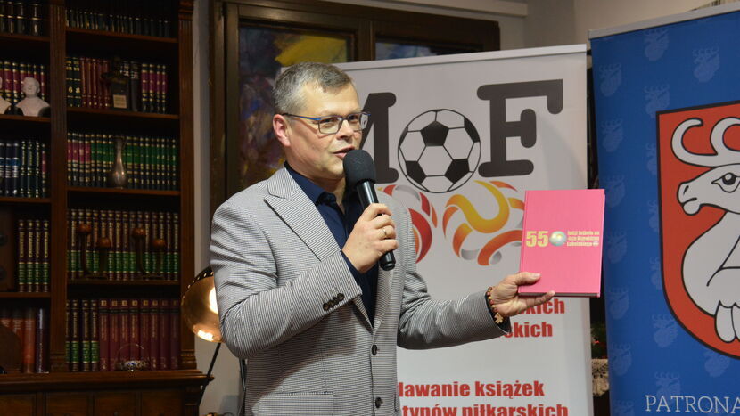 Jacek Kosierb zaprezentował publikację pt. „550-ludzi futbolu na 550-lecie Województwa Lubelskiego”