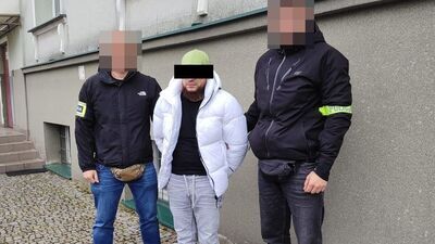Oszukiwali "na policjanta". Właśnie złapała ich prawdziwa policja 