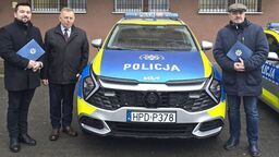 Nowe radiowozy dla drogówki i dwóch komisariatów